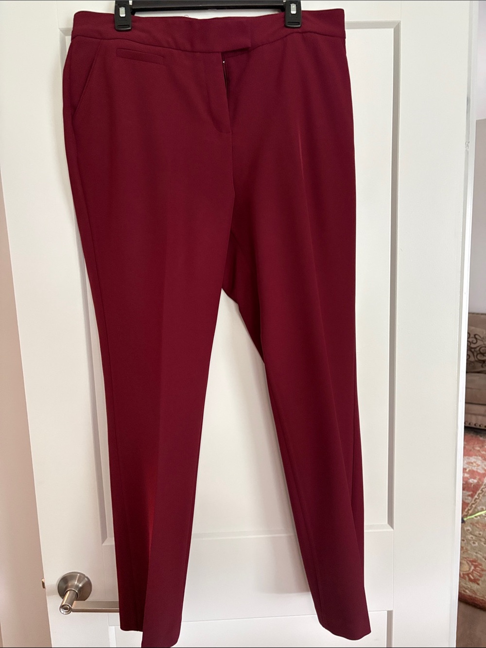 Women’s Straight-Leg Pants in Wine